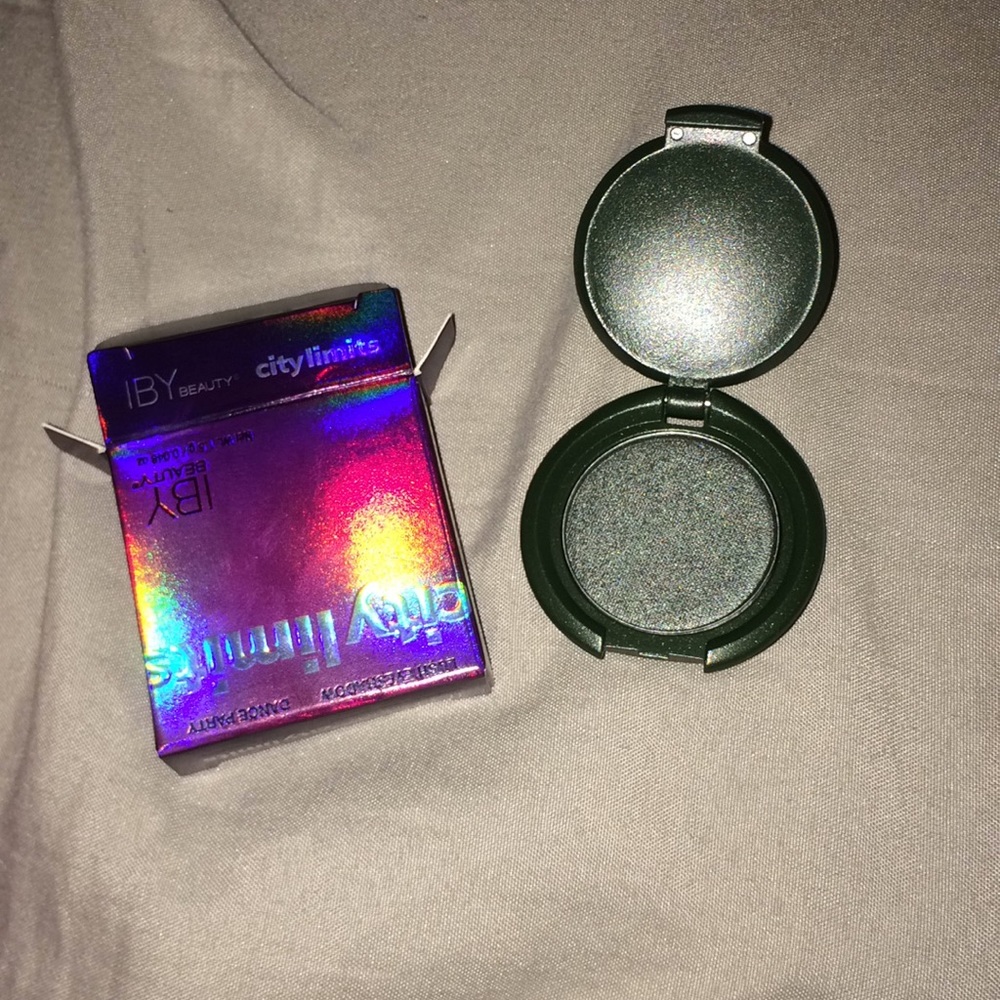 eyeshadow